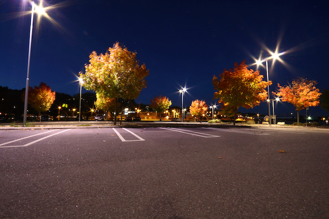 How to Tell That Your Commercial Parking Lot Needs Demolitions and Repairs