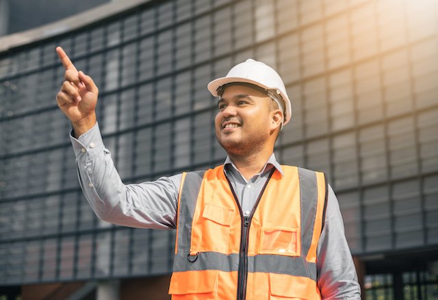 Key Considerations When Hiring a Commercial Weather Barrier Contractor